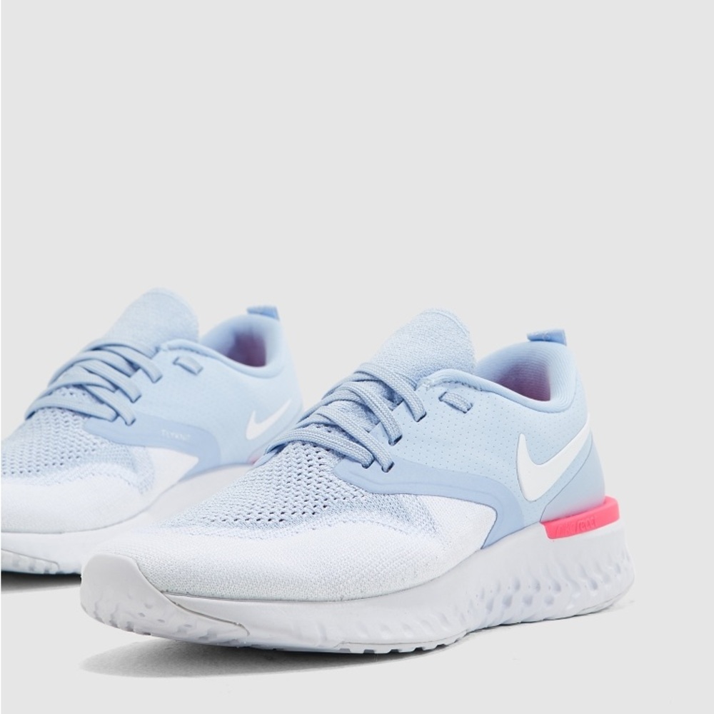 NIKE Odyssey React 2 Flyknit - NEW WITH BOX - Picture 2 of 8